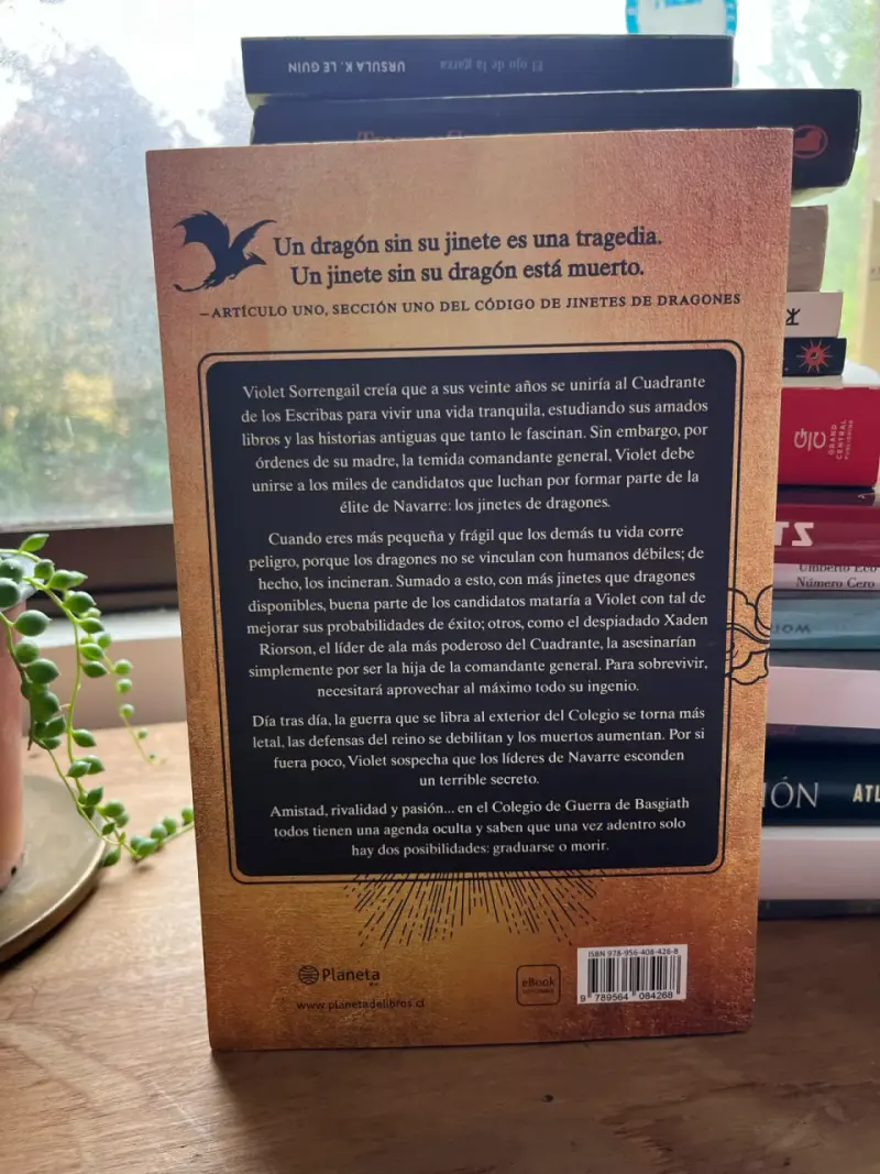 Libro 'Alas de Sangre' de Rebecca Yarros - 2
