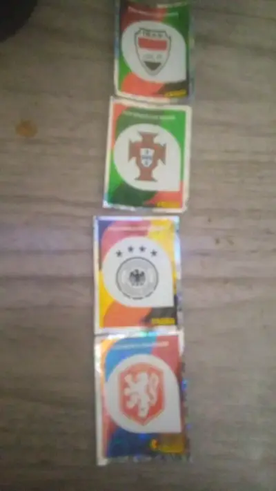 Set de láminas de fútbol de selecciones nacionales - miniatura 1