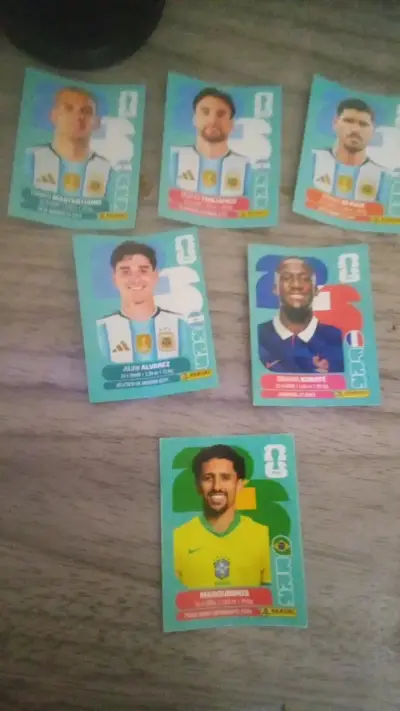 Laminas de Jugadores de países famosos - miniatura 1
