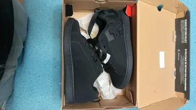 Zapatillas negras DC Court Graffik para mujer - miniatura 2