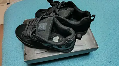 Zapatillas negras DC Court Graffik para mujer - miniatura 3