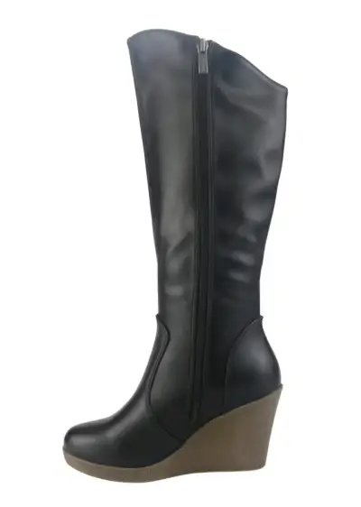 Botas nuevas, negras, con plataforma - miniatura 2