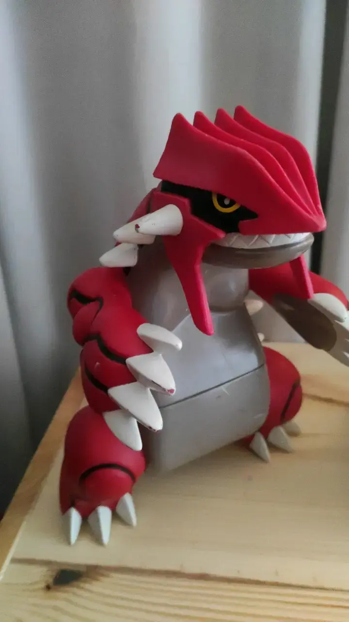 Figura de acción Groudon Pokémon - 2