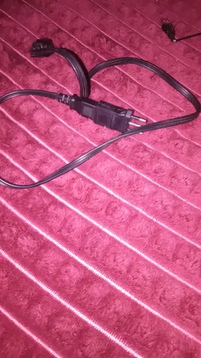 Parte de cargador para laptop - miniatura 1