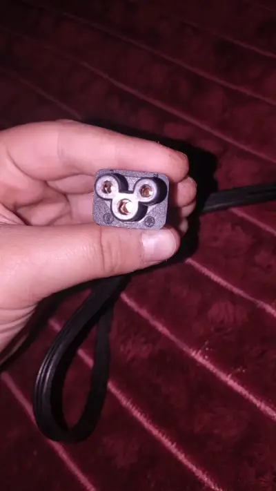 Parte de cargador para laptop - miniatura 3