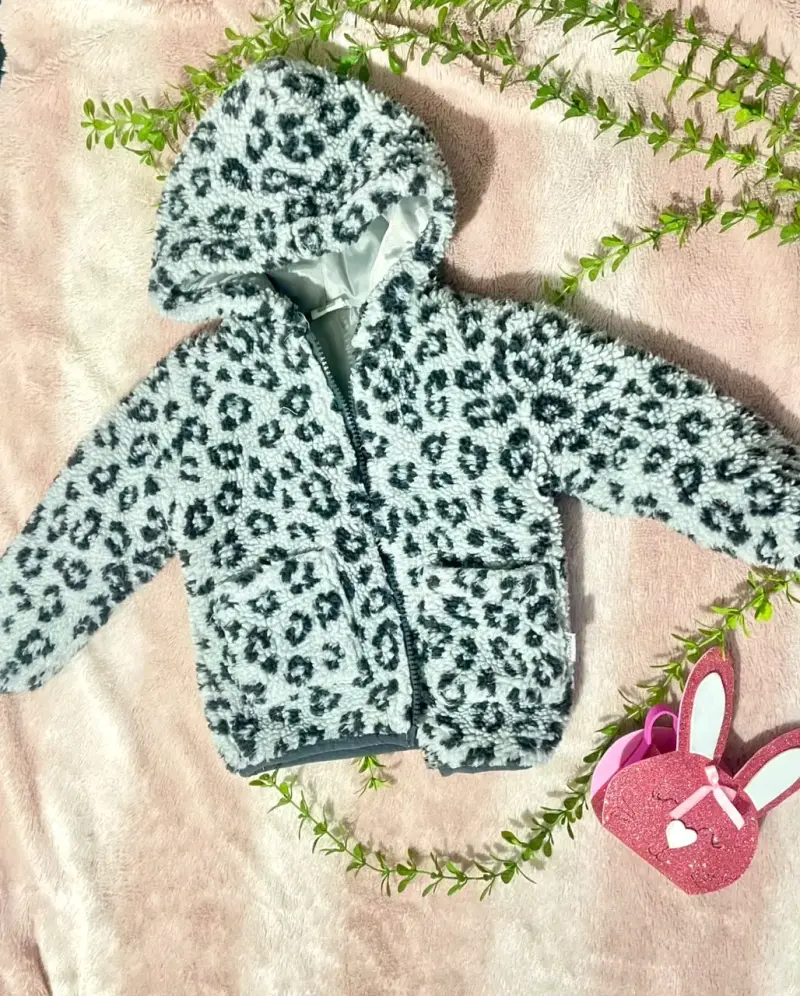 Chaqueta de bebé con capucha estampado animal print
