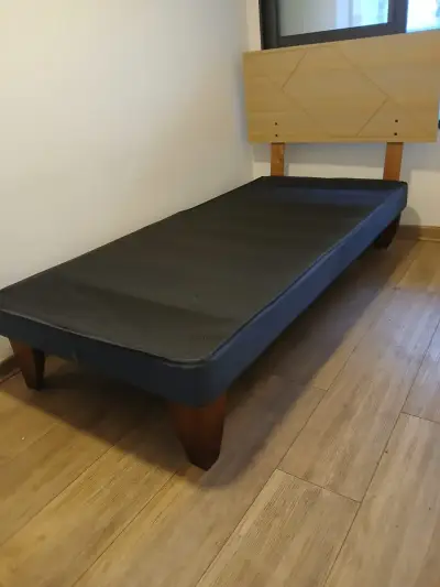 Cama individual con base de madera - miniatura 2