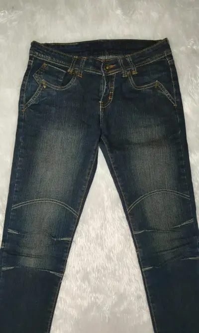 Jeans de mezclilla azul oscuro, tiro bajo Y2k - miniatura 2
