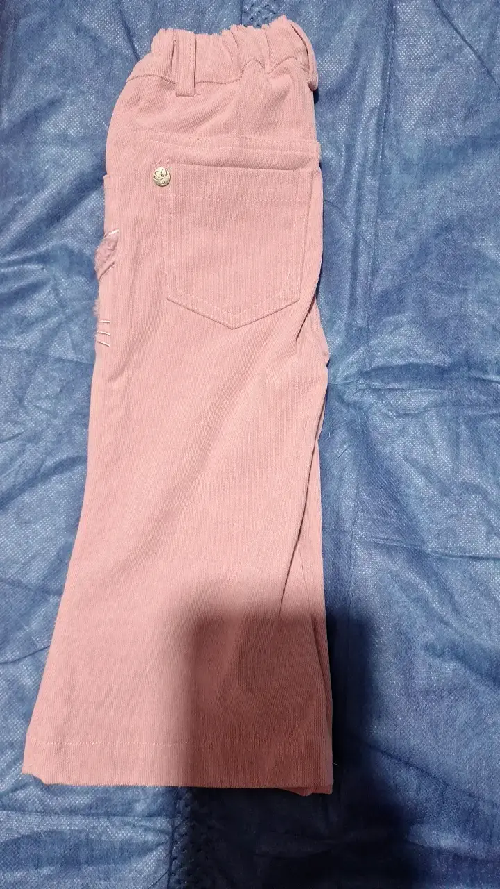 Pantalones rosados de niña con diseño de conejo - 2
