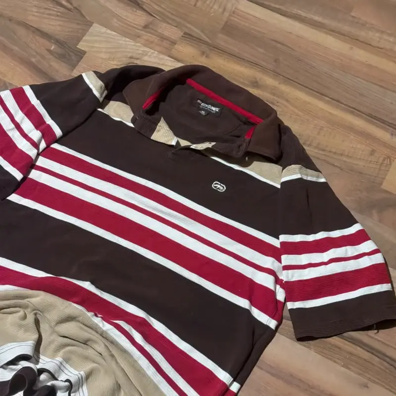 Polera Polo Rayada Ecko Unltd Marrón y Roja