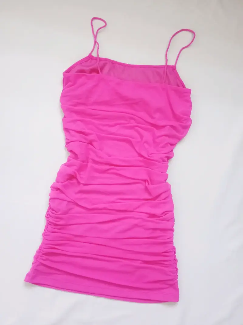 Vestido corto ajustado fucsia - 2