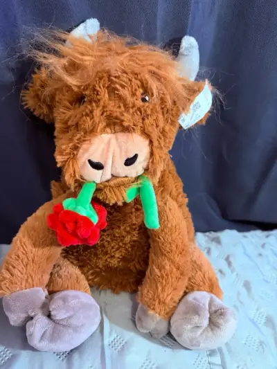 Peluches variados de animales y figuras - miniatura 1