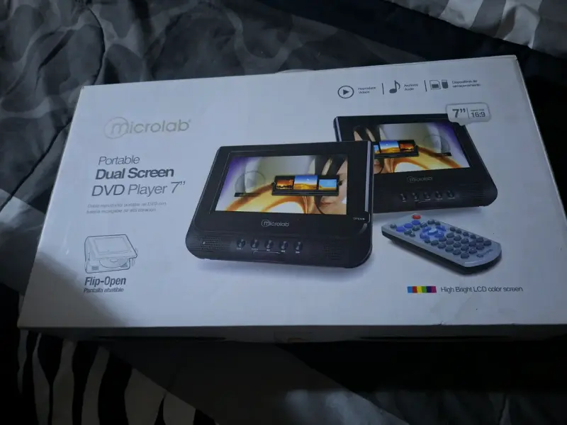 Reproductor de DVD portátil Microlab con doble pantalla de 7 pulgadas