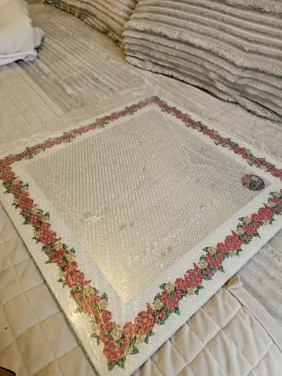 Espejo decorativo Frida Kahlo con marco floral - miniatura 1