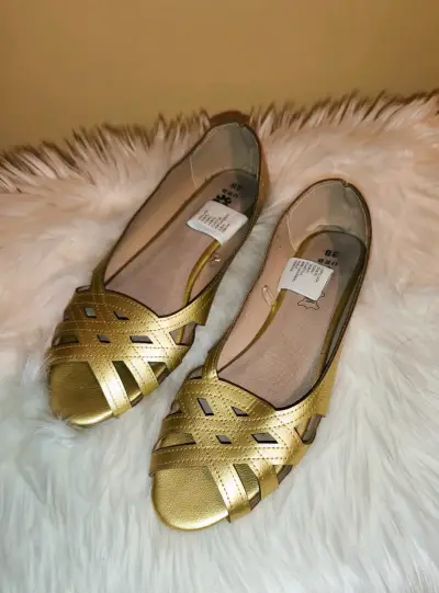 Sandalias doradas talla 38 marca URB - miniatura 2