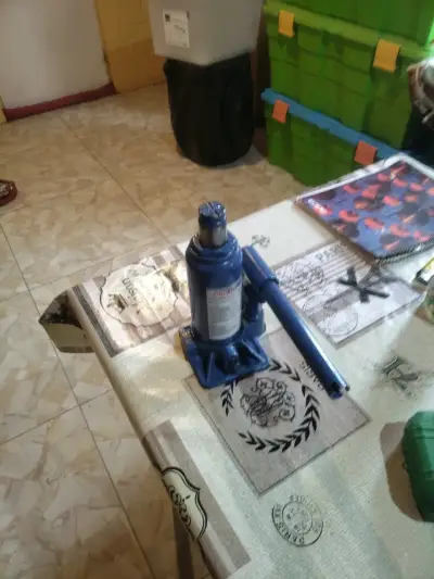 Juego de dados de impacto en estuche verde - miniatura 1