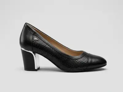 Zapatos de Tacón Negro con Detalles de Serpiente - miniatura 1