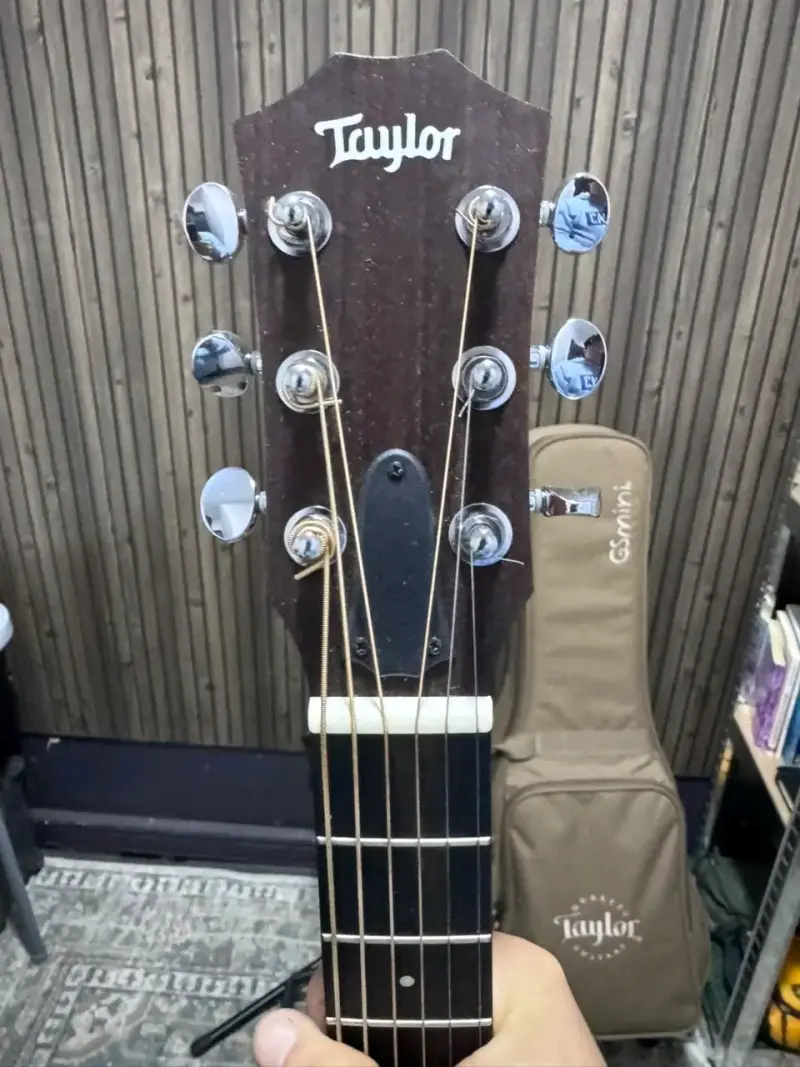 Guitarra acústica Taylor GS Mini con funda - 4