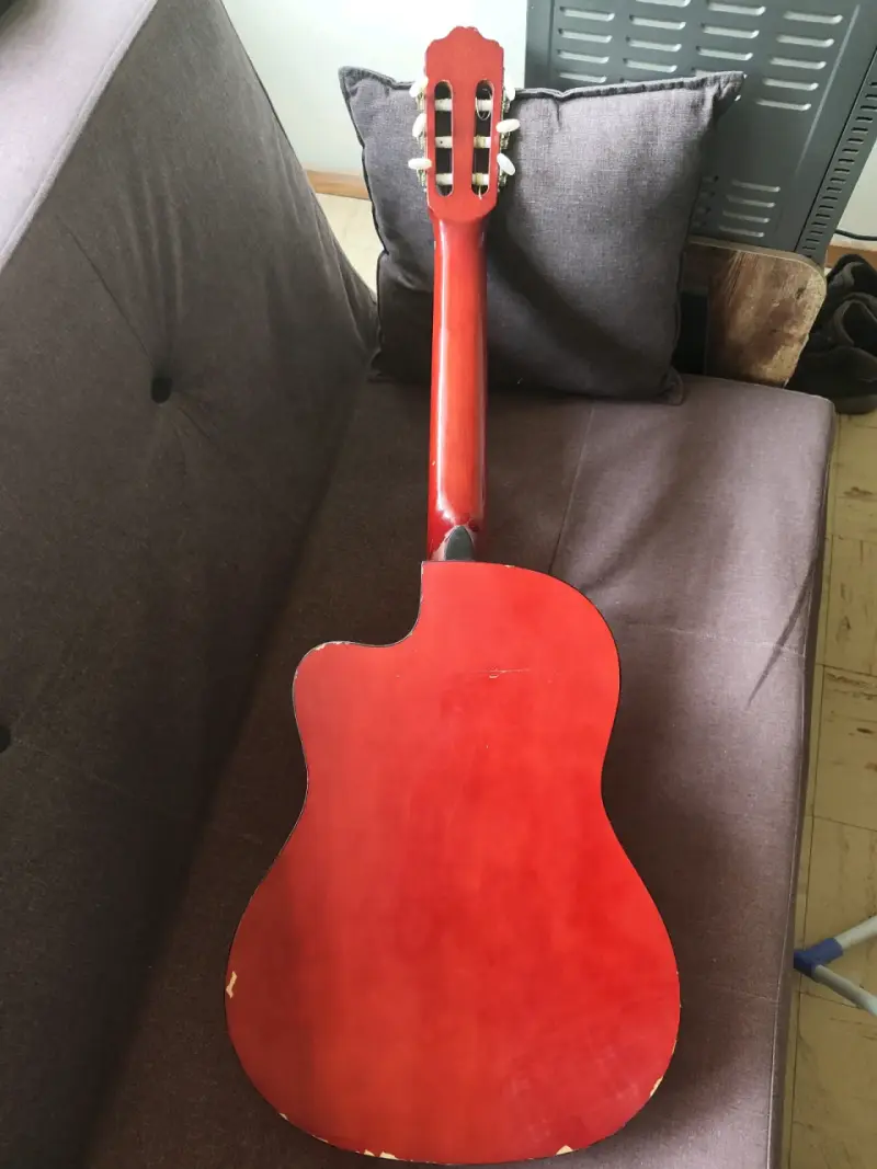 Guitarra acústica con control de tono pasivo - 2