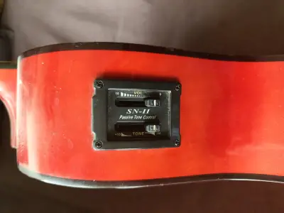 Guitarra acústica con control de tono pasivo - miniatura 4