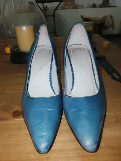 Zapatos de tacón azul para mujer en buen estado - miniatura 1