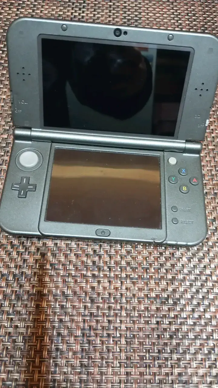 Consola portátil Nintendo 3DS XL negra - 2