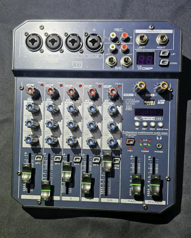 Mezclador de Audio con Efectos DSP