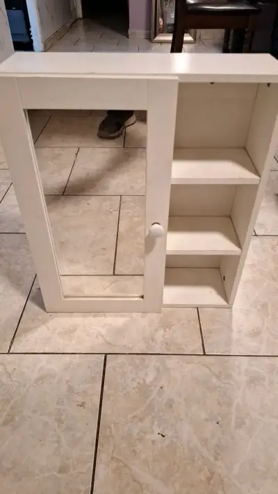 Armario de baño blanco con espejo - miniatura 1