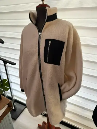 Chaqueta polar blanco invierno talla M opposite - miniatura 1