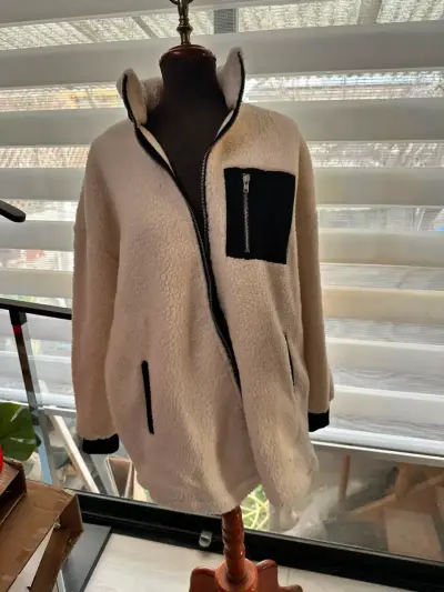 Chaqueta polar blanco invierno talla M opposite - miniatura 4
