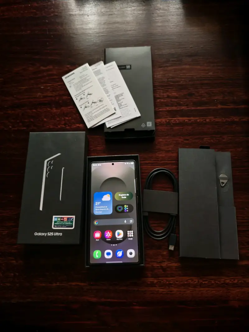 Samsung S25 Ultra con caja y accesorios - 3