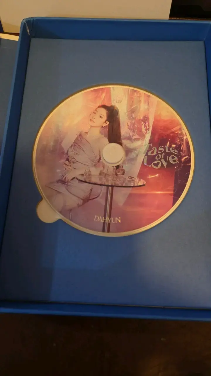 Álbum 'Taste of Love' de Twice con Photobook - 2