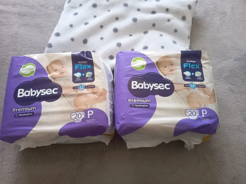 Pañales Babysec Premium P 20 unidades y leche - 1