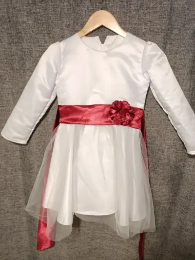 Vestido de niña blanco con lazo rojo - miniatura 1