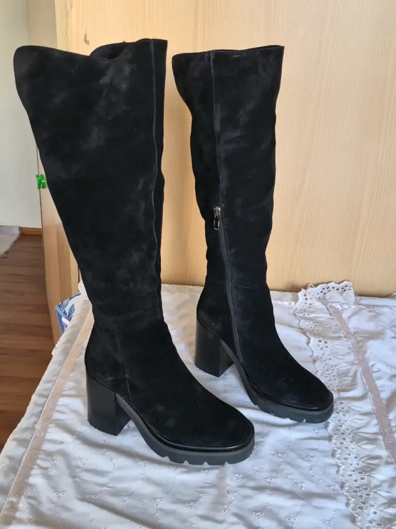 Botas negras de cuero altas con taco grueso - 2