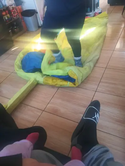 Inflador eléctrico más Juego tipo castillo - miniatura 4
