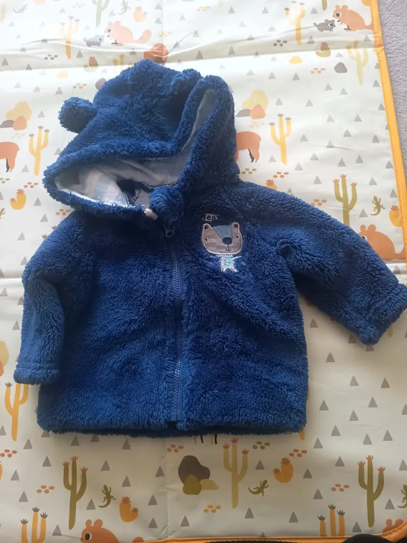 Lote de ropa para bebé con gorros y enteritos - 4