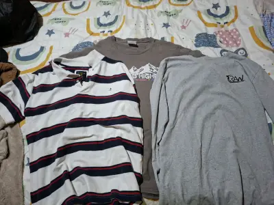 Lote de poleras y polerones para hombre - miniatura 1