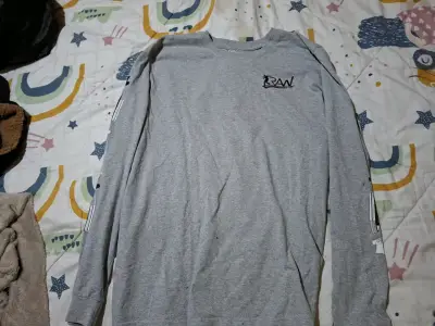 Lote de poleras y polerones para hombre - miniatura 3