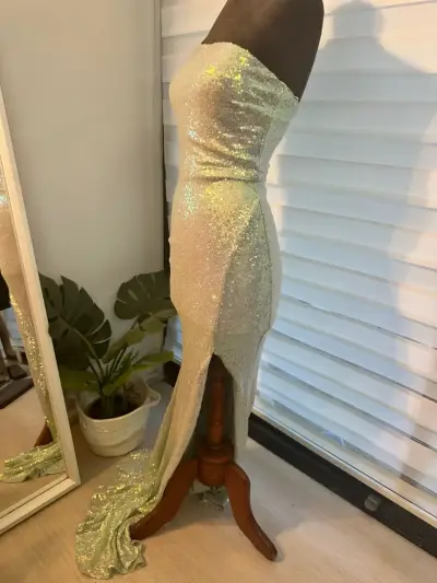 VESTIDO DE FIESTA COLOR VERDE AGUA TORNASOL WINDSO - miniatura 5