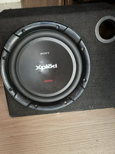 Subwoofer Sony Xplod 1800W con Amplificador Lanzar - miniatura 1