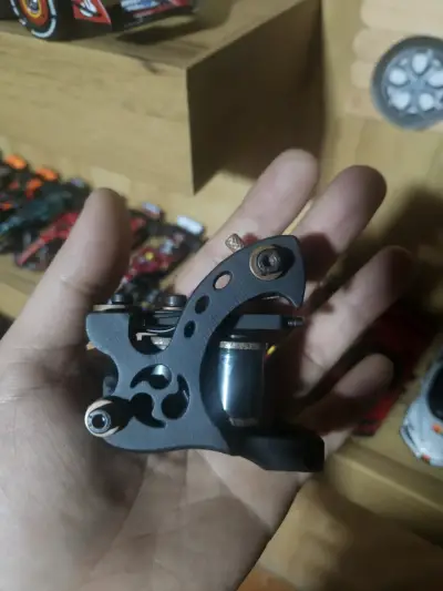 Máquina de Tatuar Profesional de Bobina Negra - miniatura 1