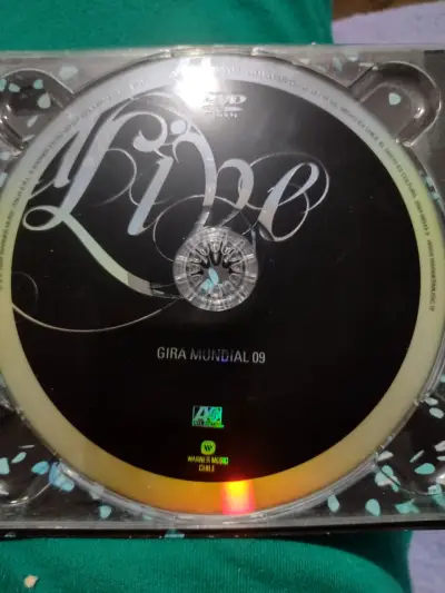 DVD y CD Laura Pausini Gira Mundial 09 - miniatura 1