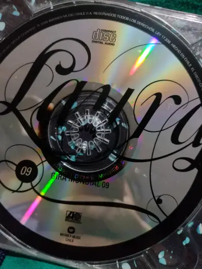 DVD y CD Laura Pausini Gira Mundial 09 - miniatura 2