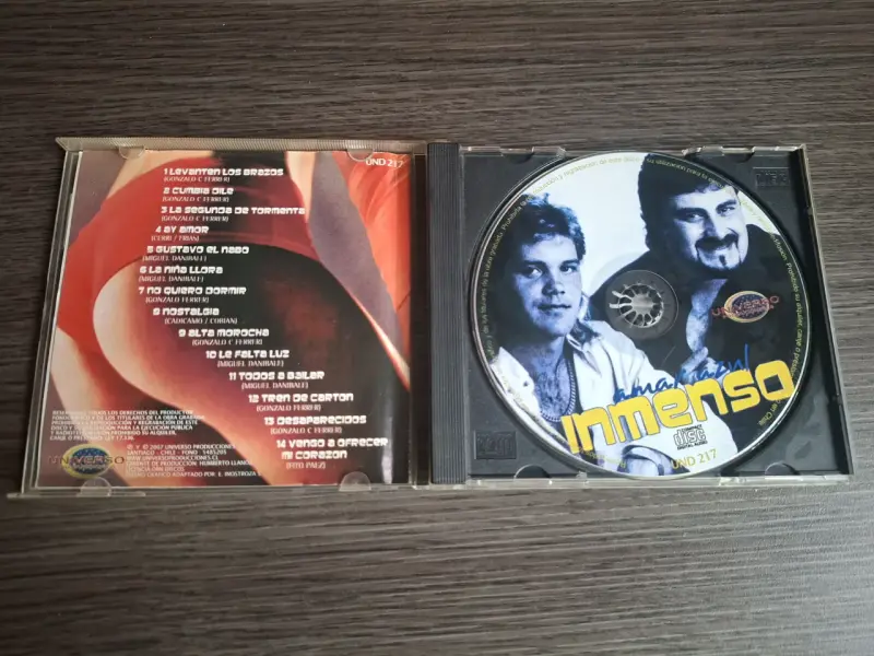 CD Amar Azul Inmenso con 14 Canciones - 2