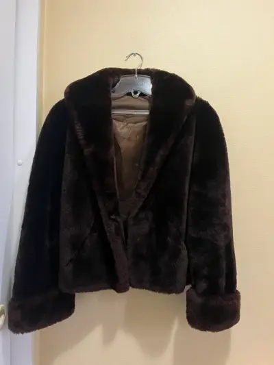 Abrigo de piel para mujer - miniatura 1