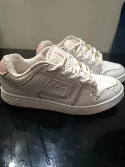 Zapatillas DC Shoes blancas para mujer - miniatura 1