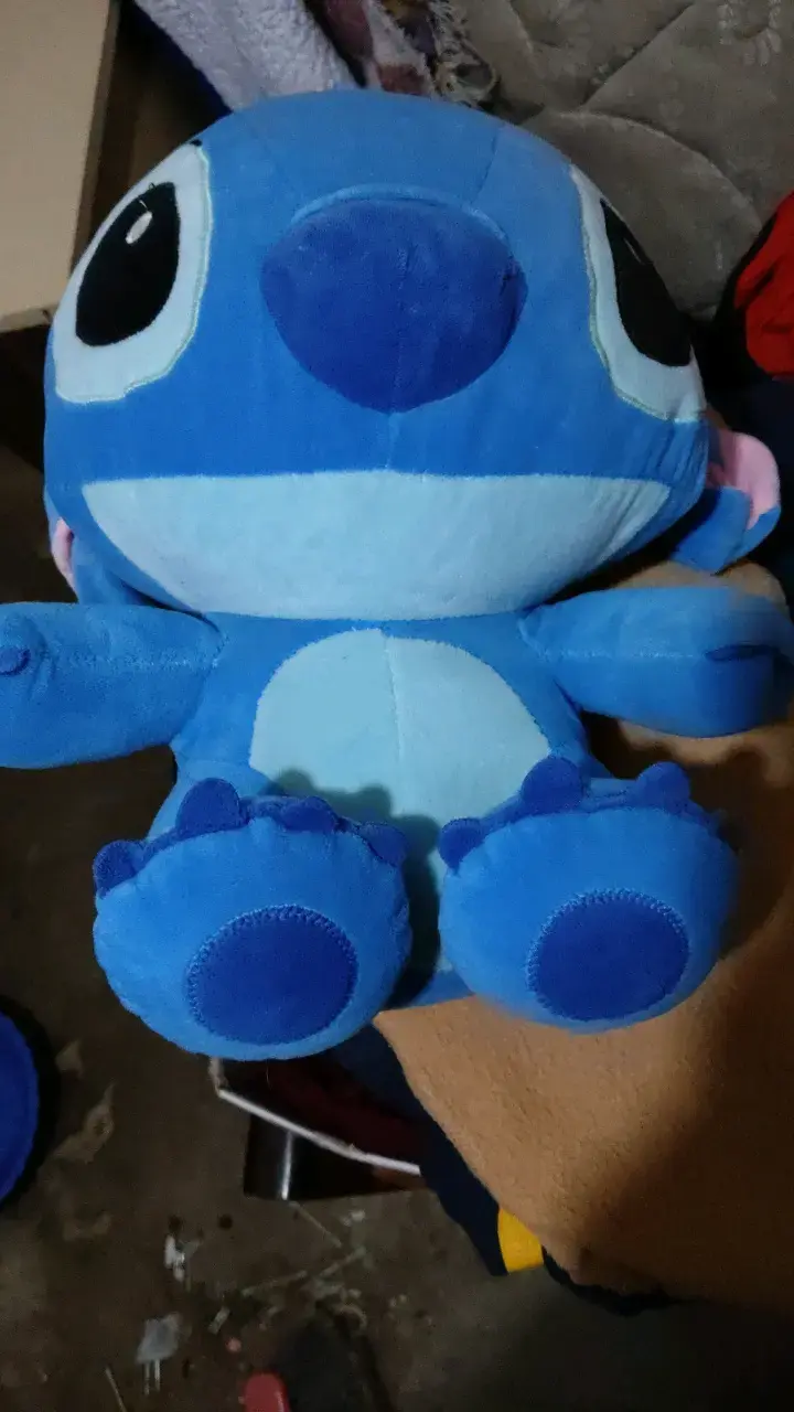 Peluche azul de personaje animado