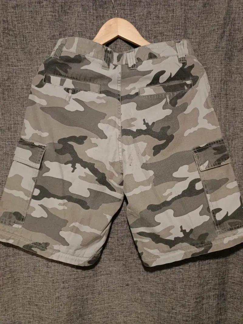 Shorts cargo camuflados para hombre - 2