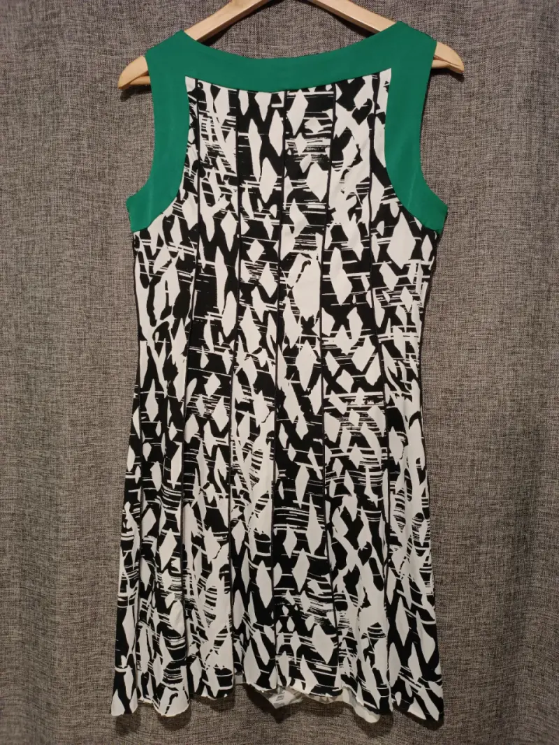 Vestido sin mangas estampado blanco y negro - 2